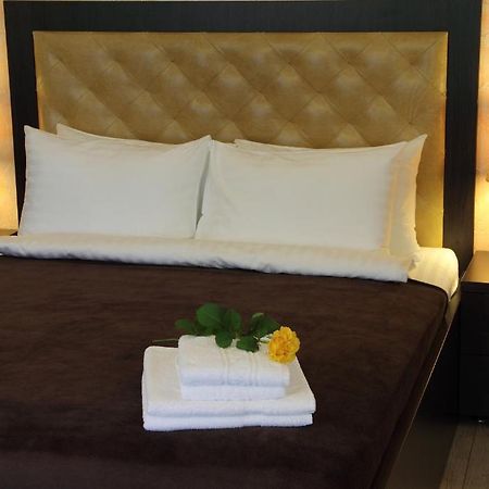 Apartment On Prospekt Mira Chernihiv Ngoại thất bức ảnh